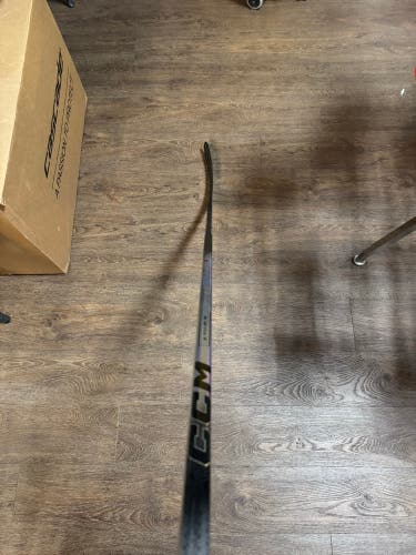 Senior CCM JetSpeed FT8 Right Handed Hockey Stick P88 75 Flex (New)