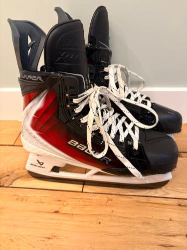 Red 2025 Bauer Vapor Flylite Hockey Skates 8.5 (Used)