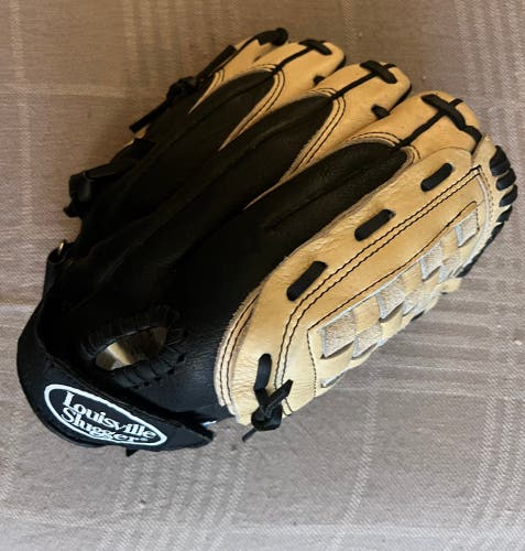 Louisville Slugger slugger series LS1202P RH Baseball Glove 12" (Used)