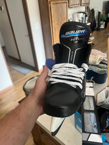 2025 Bauer Vapor Flylite Hockey Skates 8 (New)