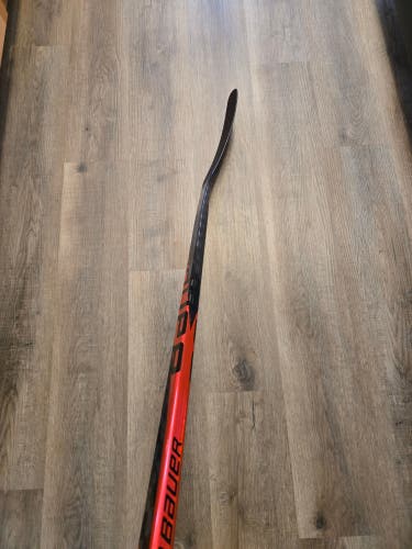 Used SR Bauer Pulse RH Hockey Stick P88 87 Flex Pro Stock