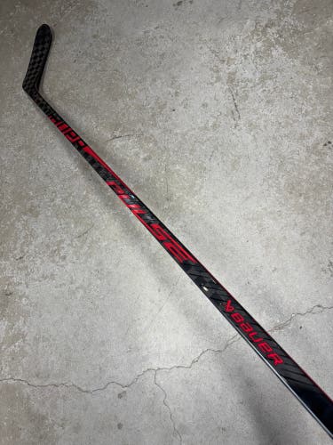 65 Flex P28M Intermediate Bauer Pulse Right Hand Hockey Stick Pro Stock (Used)
