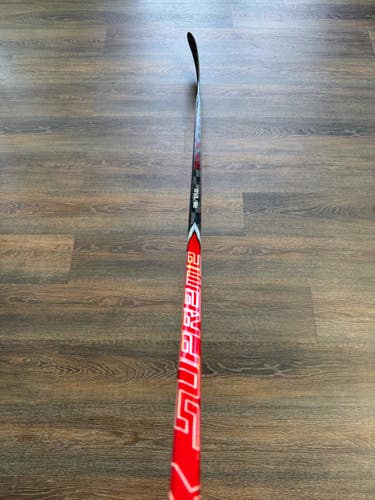 Senior Bauer Fuse Right Handed Hockey Stick P28 70 Flex (New) - Red
