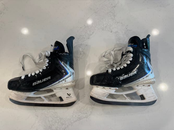 2025 Bauer Vapor Flylite Hockey Skates 6.5 (Used)