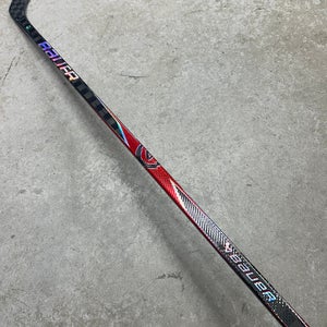70 Flex P28 Senior Bauer Proto 2 Right Hand Hockey Stick Pro Stock (Used)