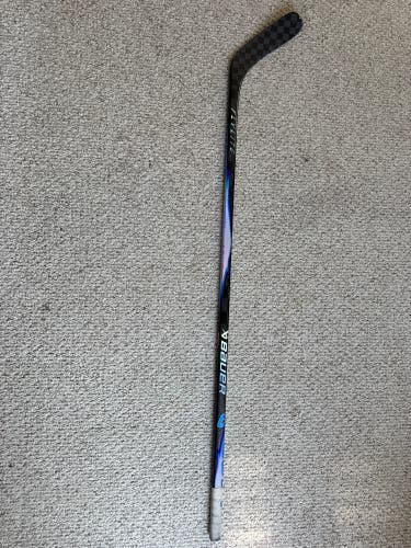 Senior Bauer Vapor Flylite Right Handed Hockey Stick P88 65 Flex (Used only 1 time)