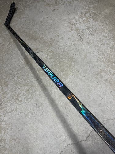 82 Flex P92M Senior Bauer Flylite Right Hand Hockey Stick Pro Stock (Used)
