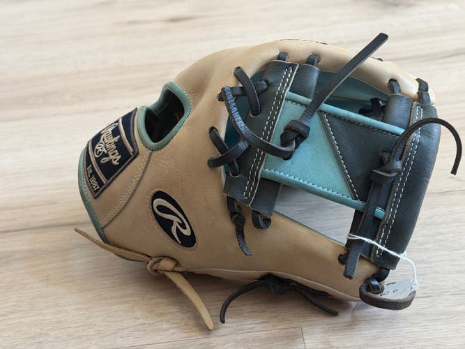 Rawlings Heart of the Hide 200 Pattern RH Infield Baseball Glove 11.5" (Used)