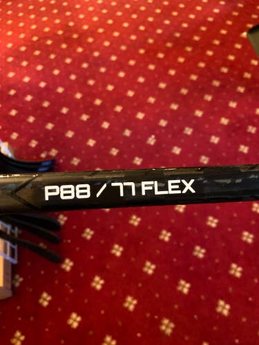 Senior Bauer Pulse Right Handed Hockey Stick P88 77 Flex (New)