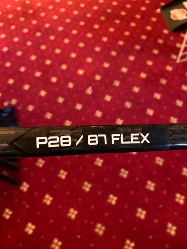 Senior Bauer Pulse Right Handed Hockey Stick P28 87 Flex (New)
