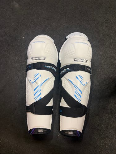 Senior Bauer Vapor Flylite 14" Shin Pads (New)