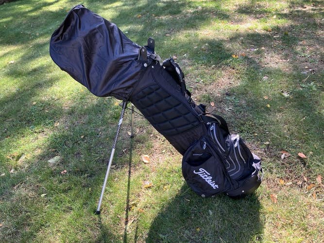 Mens Complete Golf Club Set & Titleist Bag, Right Handed