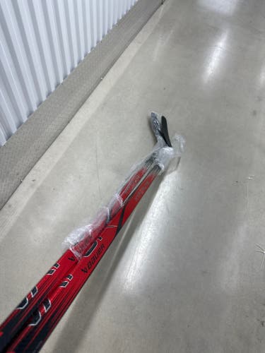 Two pack NHL Blackhawks Senior Bauer Vapor Hyperlite 2  P88M 82 Flex Pro Stock (New)