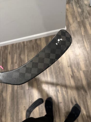 Junior Bauer Vapor Flylite Right Handed Hockey Stick P92 40 Flex (Used)