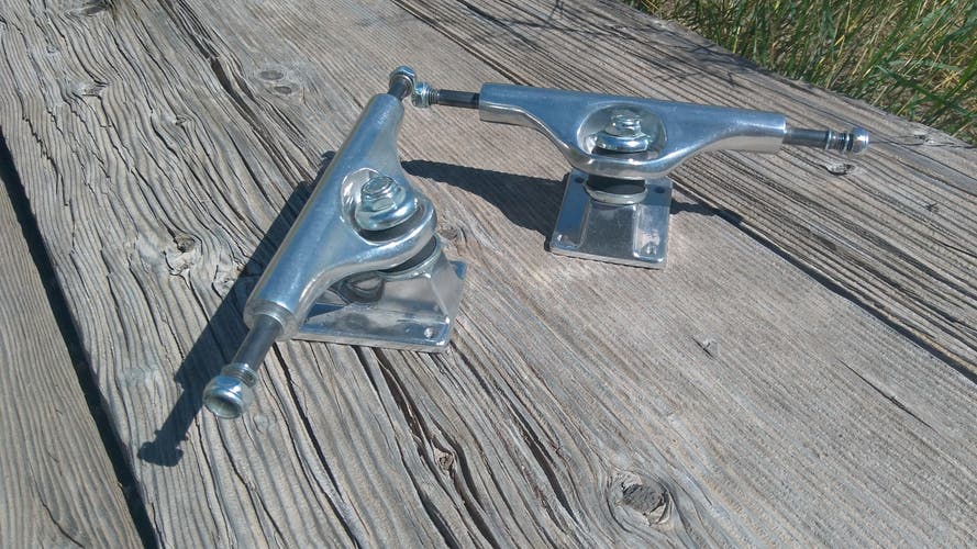 3 Why's Skateboard Trucks (2) 8" axle, 138mm (5 3/8") hanger SE-O3W-T503T bagged