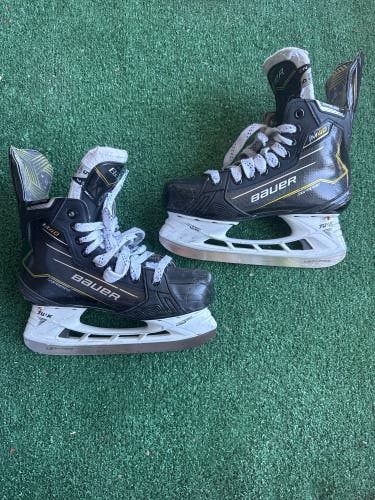 Intermediate Bauer Supreme M40 Hockey Skates (Fit2) Size 5 (Used)
