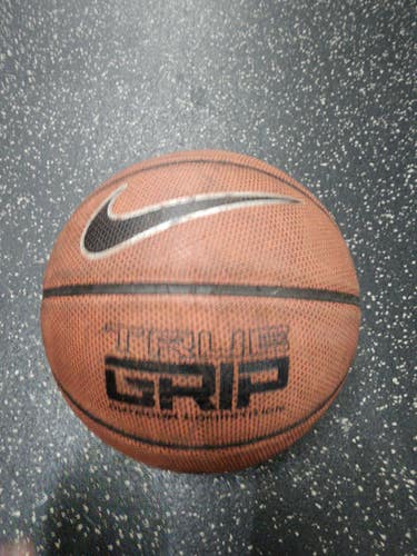 Used Nike True Grip Basketball Adult 29.5 11849-S000045248