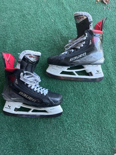 Senior Bauer Vapor X5 Pro Hockey Skates (Fit 2) Size 9 (Used)