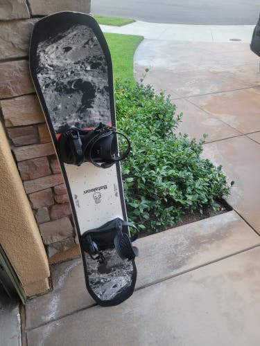 Kid's Snowboard Freestyle With Bindings Soft Flex True Twin 130 cm (Used)