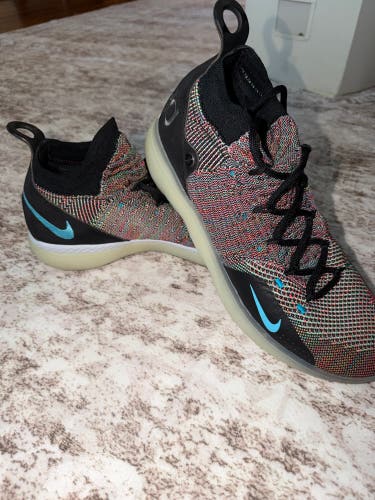 Men's Size M 11.0 (W 12.0) Nike kd 11 Shoes (Used)