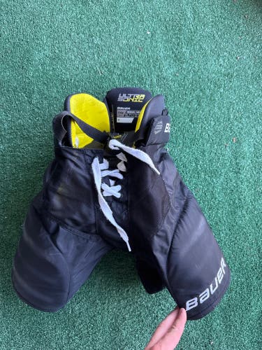 Black Bauer Supreme Ultrasonic Hockey Pants (Used) | Youth Medium