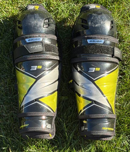 Junior Bauer Supreme 3S 12" Shin Pads (Used)
