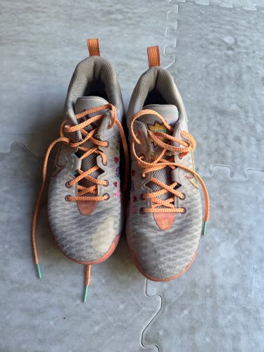 Men's Size M 9.5 (W 10.5) Nike Shoes (Used)