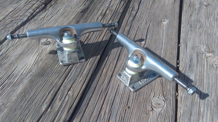 Ace AF1 55 Skate Trucks (2) hollow kingpins solid 8.5" axles USED, new bushings