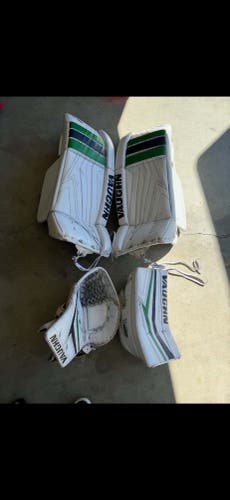 32" Vaughn V9 Regular Goalie Full Set (Used)