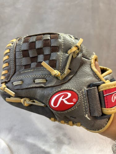 Brown Rawlings Highlight Series LH Pitcher's Baseball Glove 10" (Used)