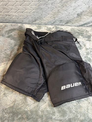 Black Youth Large Bauer Nexus 400 Hockey Pants (Used)