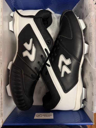 Black Women's Size M 10.0 (W 11.0) Ringor Low Top Molded Cleats (New)