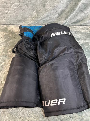 Black Junior Large Bauer X Hockey Pants (Used)