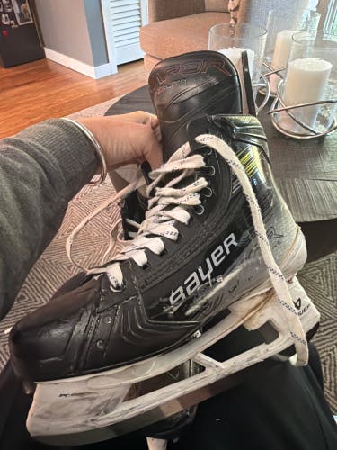 2021 Bauer Vapor Hyperlite Hockey Skates 7.5 (Used)