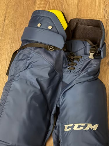 Senior Medium CCM HPTKXP Hockey Pants (Used)