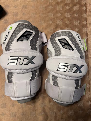 Small / Medium Youth STX Cell VI Arm Pads (Used)