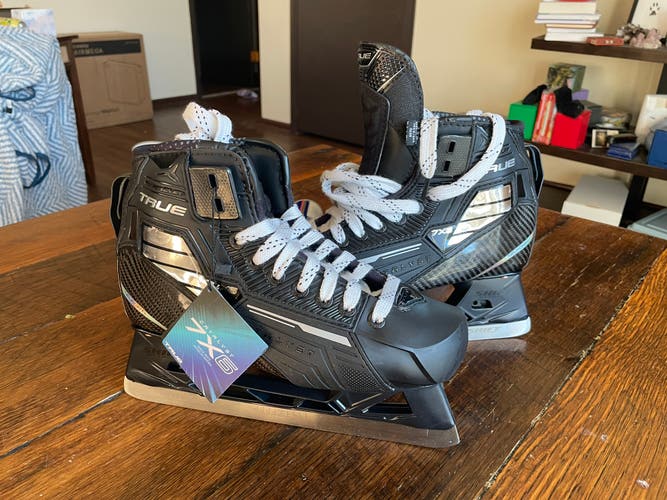 2026 True Catalyst 7x6 Hockey Goalie Skates Regular Width Size 4.5 (New)