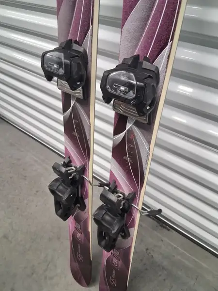 Atomic Vantage 95 C Womens Ski 162cm w/Binding | SidelineSwap