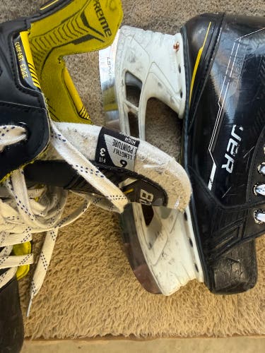 2022 Bauer Supreme M4 Hockey Skates 6 (Used)