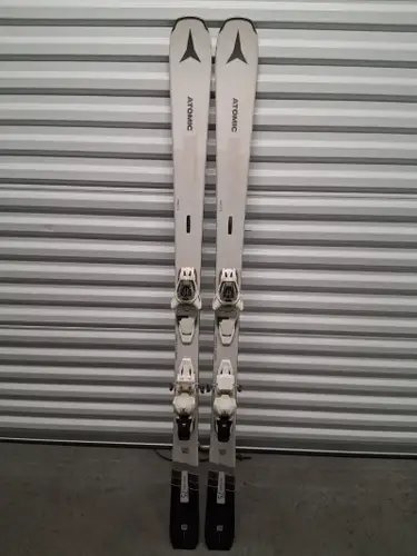 2020 Atomic Vantage 75 Skis w/Atomic L10 Demo Binding 161cm