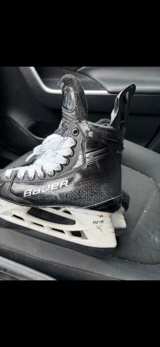 2023 Bauer Vapor Hyperlite 2 Hockey Skates Pro Stock Size 5.5 (Used)