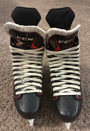Red and black 2017 CCM JetSpeed FT360 Hockey Skates Wide Width D 9.5 (Used)