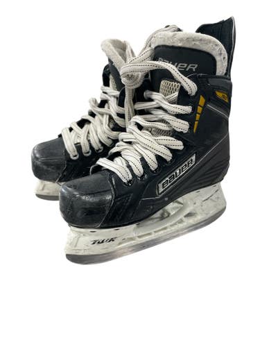 Used Bauer 150 Junior Hockey Skate Junior 02 11735-S000358745
