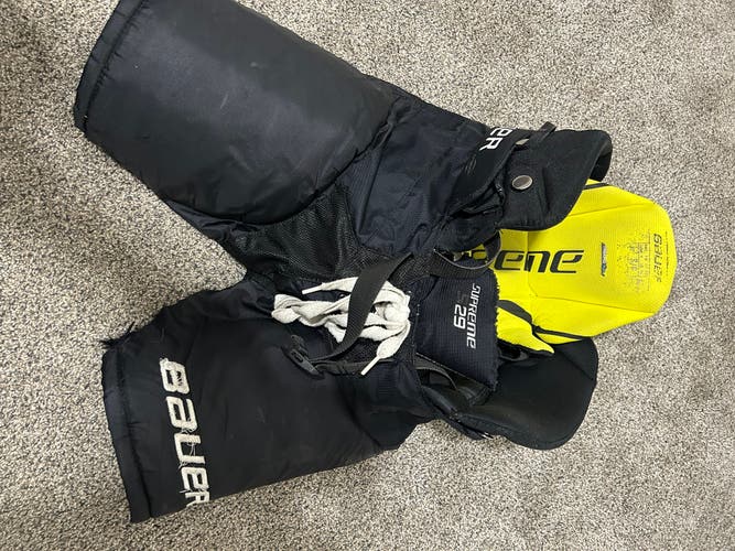 Junior Small Bauer Supreme S29 Hockey Pants (Used)