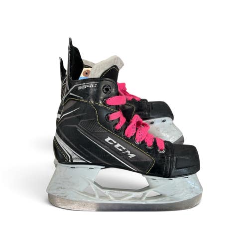 Used CCM 9040 Junior Hockey Skate Junior 01 11735-S000370066