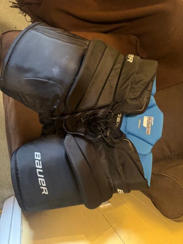 Senior XL 2025 Bauer GSX Hockey Goalie Pants (Used)