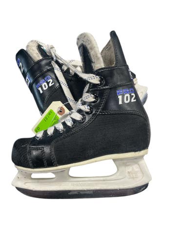 Used CCM Youth Hockey Skate Youth 10.0 11735-S000356922
