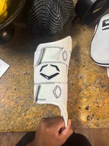 White Senior EvoShield Leg guard Shin Guards (New)