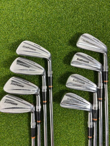 1988 Wilson Staff Fluid Feel Right Handed Iron Set Stiff Flex 9 Clubs 3-PW