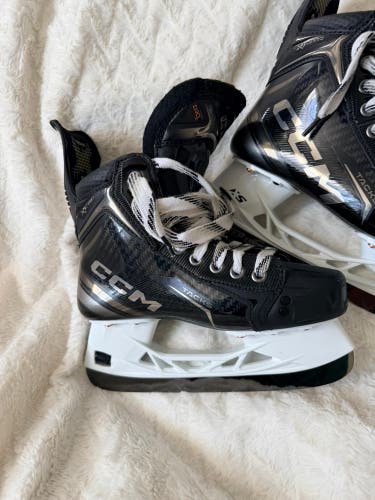 2024 CCM Tacks XF Pro Hockey Skates Size 4 (Used)